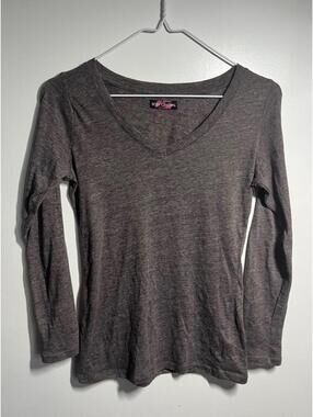 Y2K Body Central Grey Long Sleeve V Neck Size S